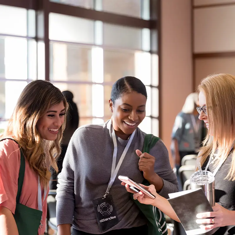 Auf Veranstaltungen sorglos mit ausreichend Schutz.